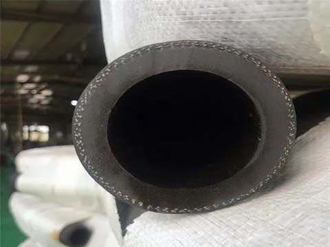 夾布耐磨軟管和鋼絲纏繞耐磨軟管的區(qū)別